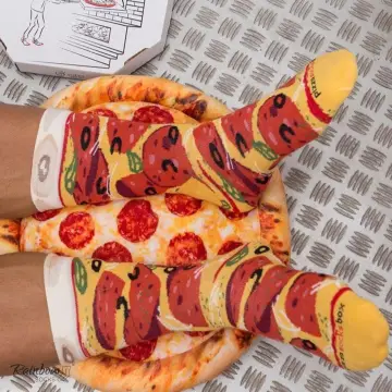 Skarpetki w stylu pizzy peperoni od Rainbow Socks w pudełku na wynos